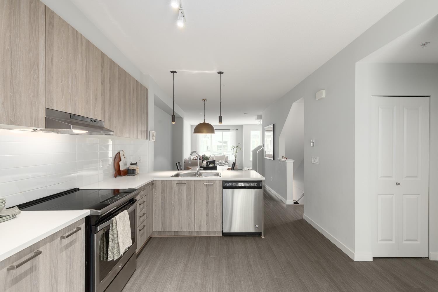 6 8335 Nelson Street Property Photo 12