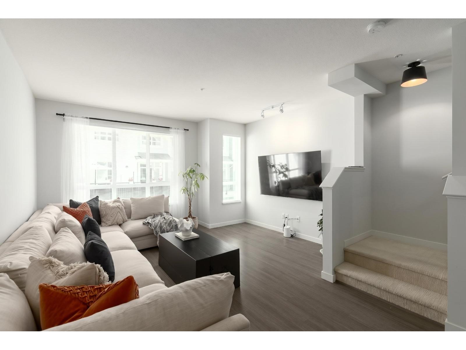 6 8335 Nelson Street Property Photo 16
