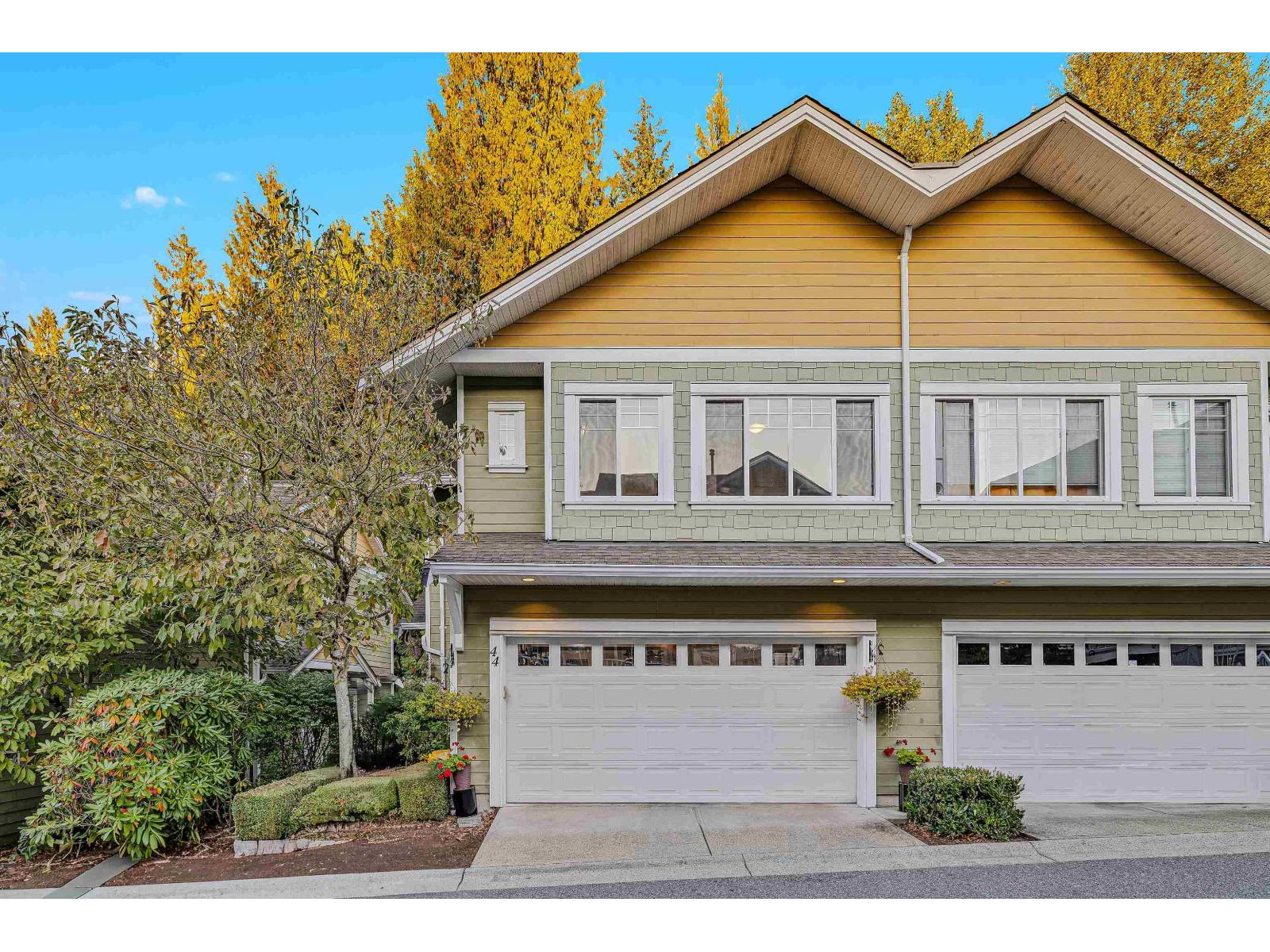 44 6110 138th Street Property Photo 1