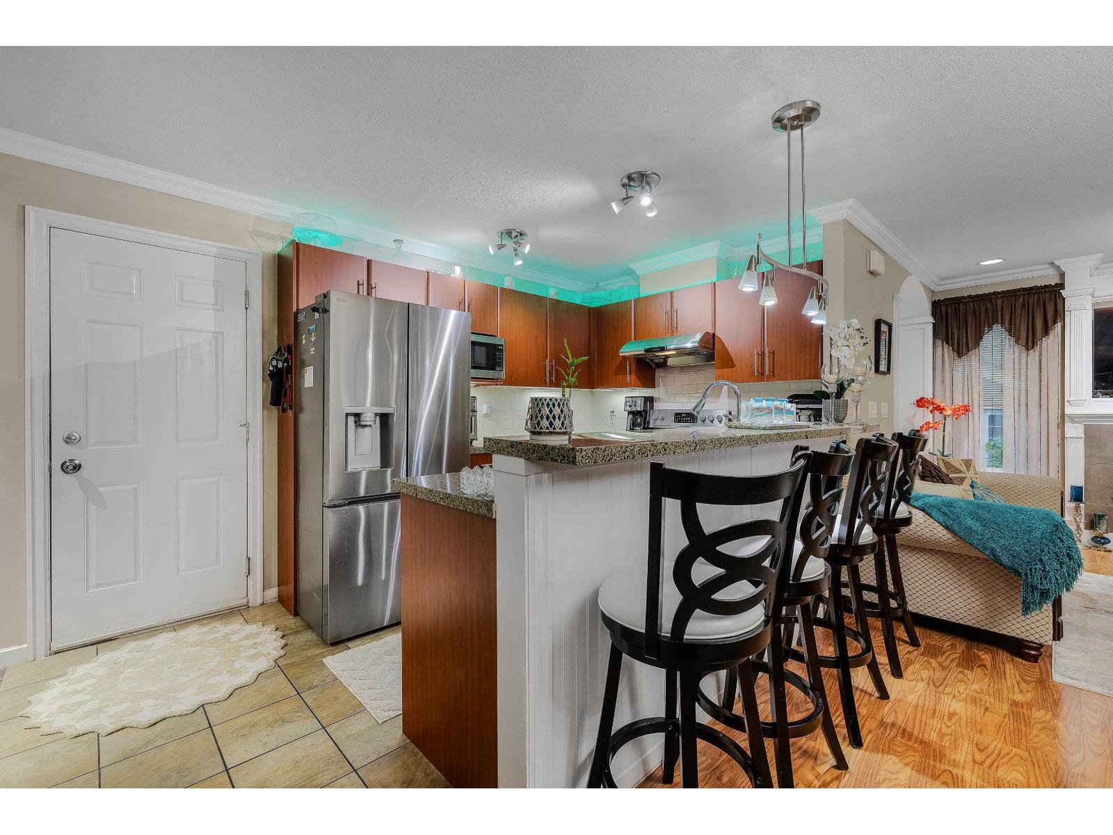 44 6110 138th Street Property Photo 7