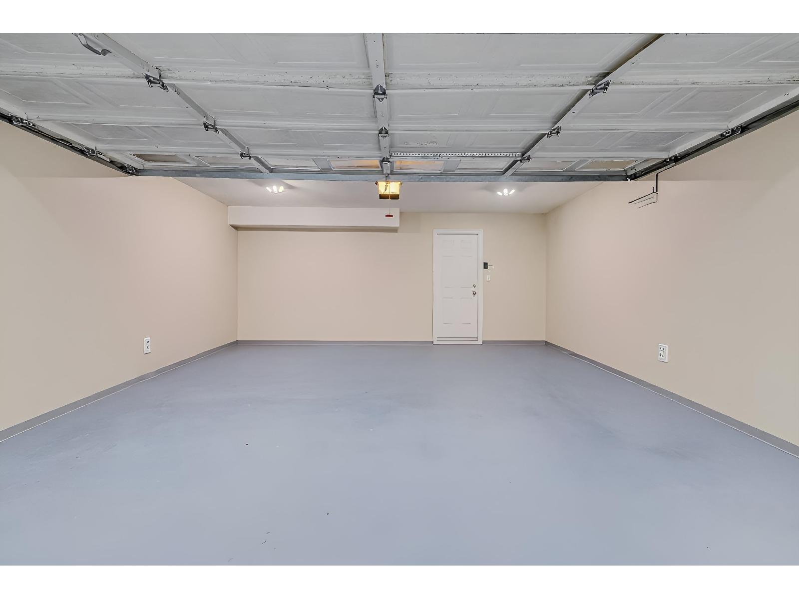 44 6110 138th Street Property Photo 28