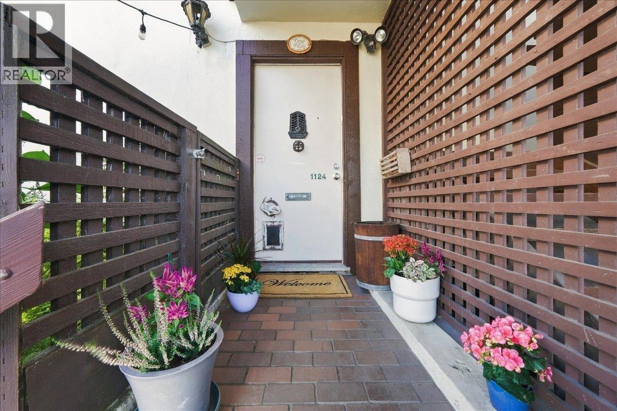 1124 Ironwork Passage Property Photo 3