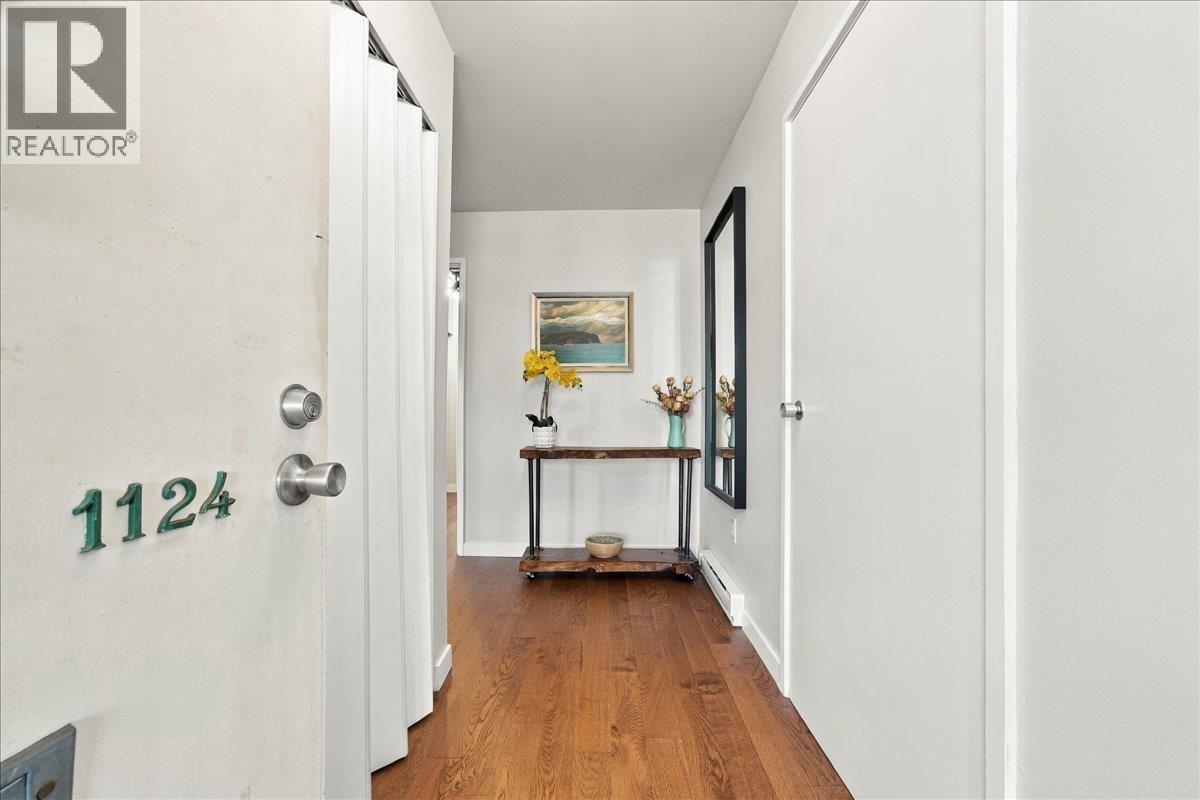 1124 Ironwork Passage Property Photo 4