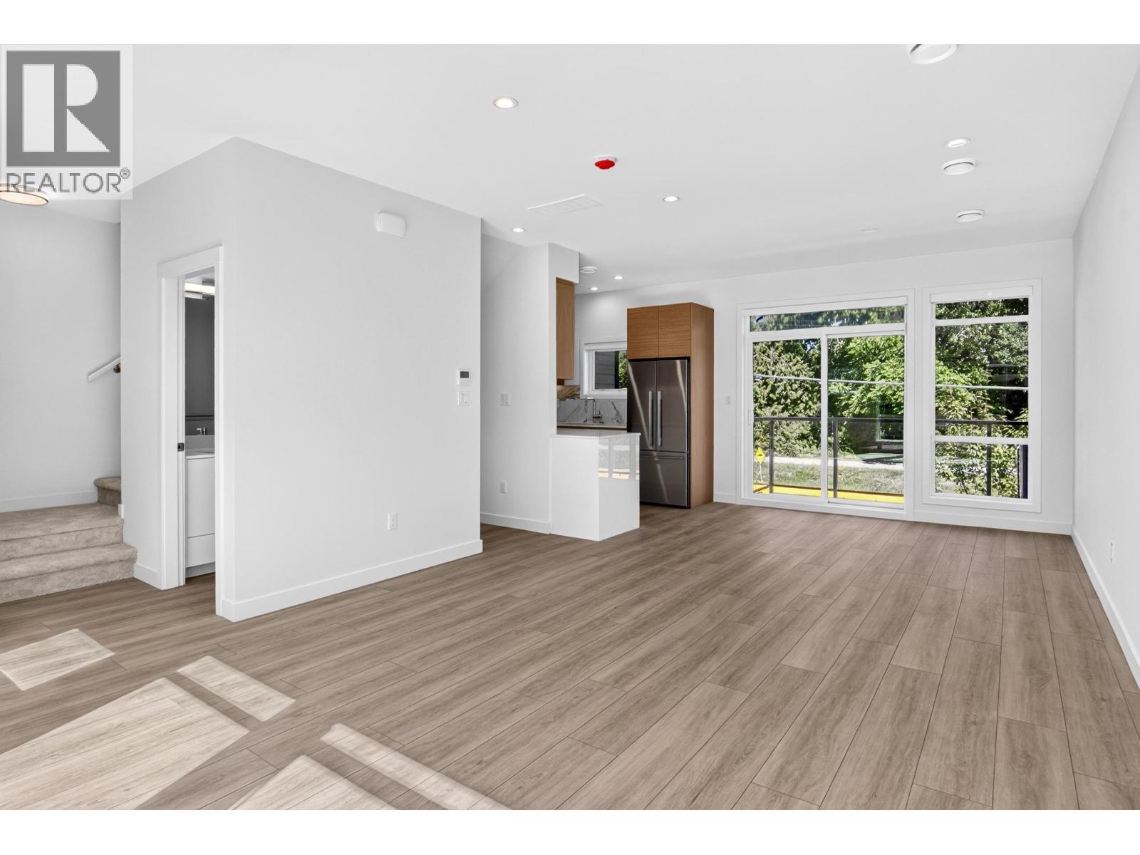 46 4337 Boundary Road Property Photo 3