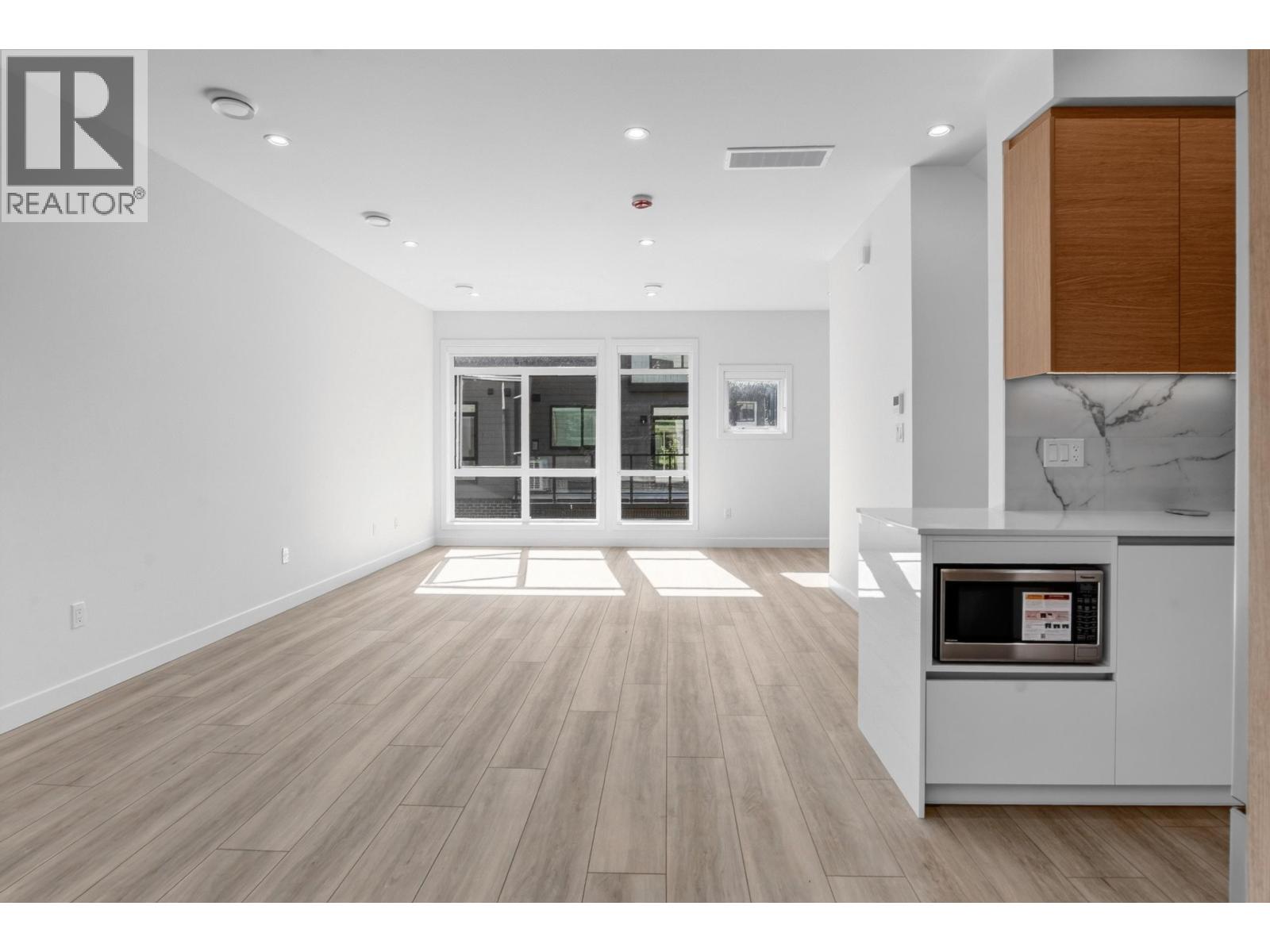 46 4337 Boundary Road Property Photo 6