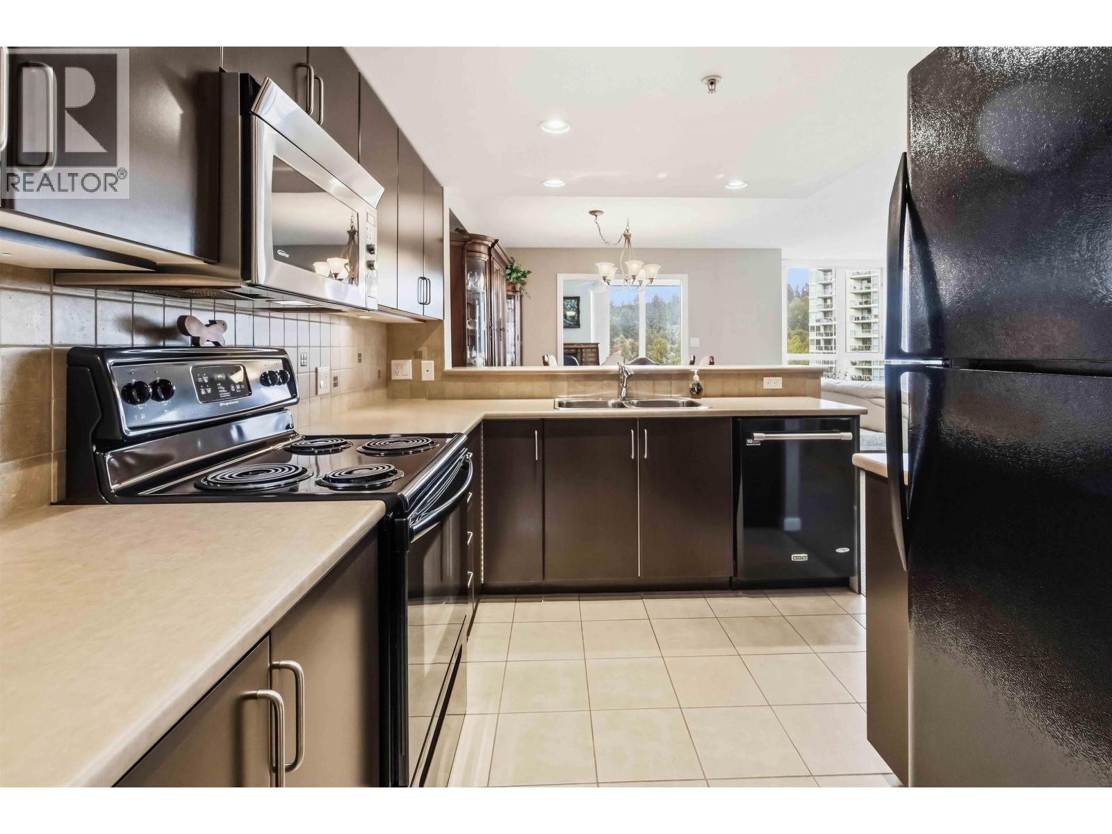 1006 295 Guildford Way Property Photo 7