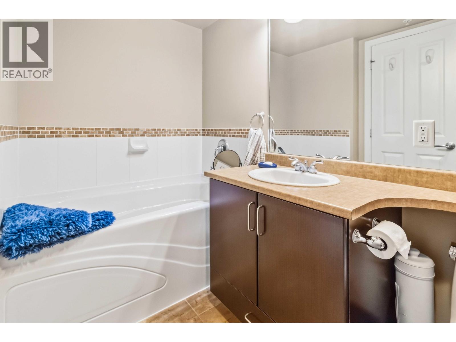 1006 295 Guildford Way Property Photo 12