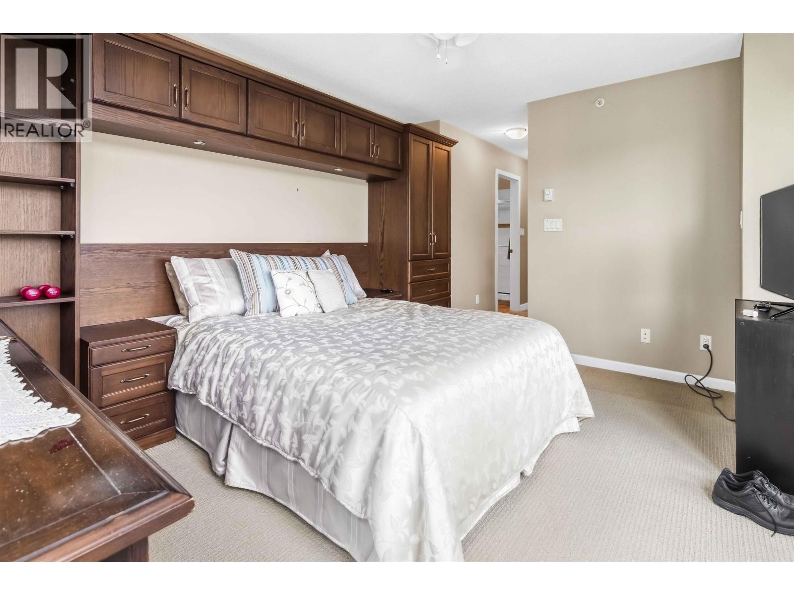 1006 295 Guildford Way Property Photo 15