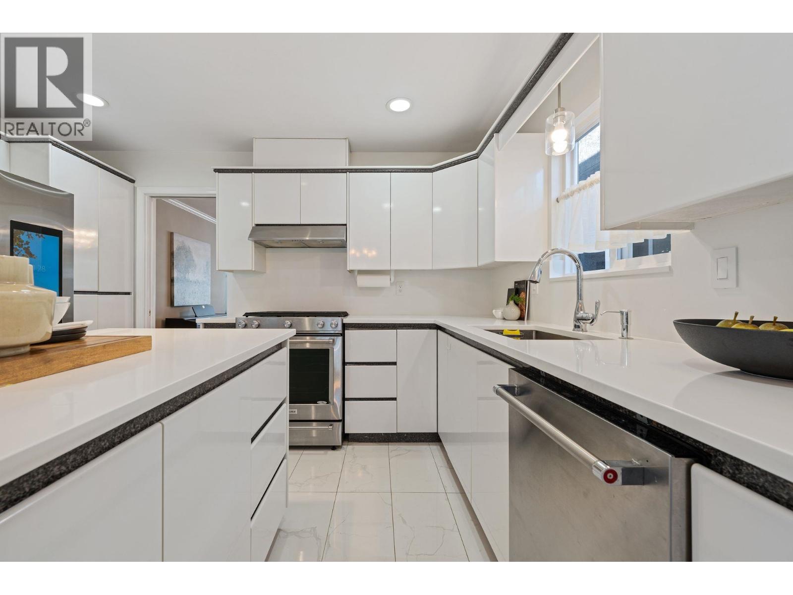 1154 Harold Road Property Photo 10