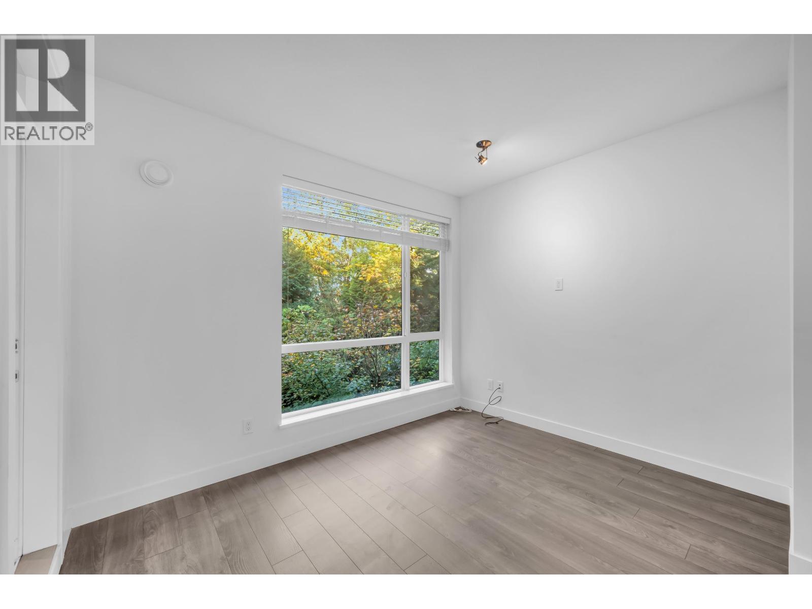 226 723 W 3rd Street Property Photo 17