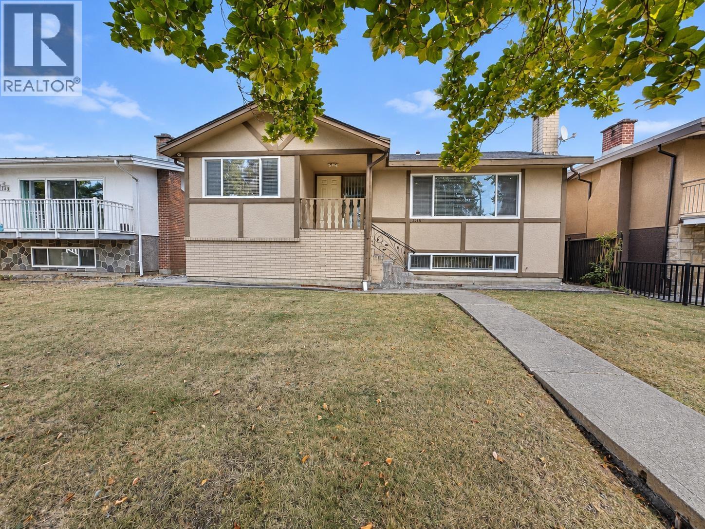 1215 E 48th Avenue Property Photo 4