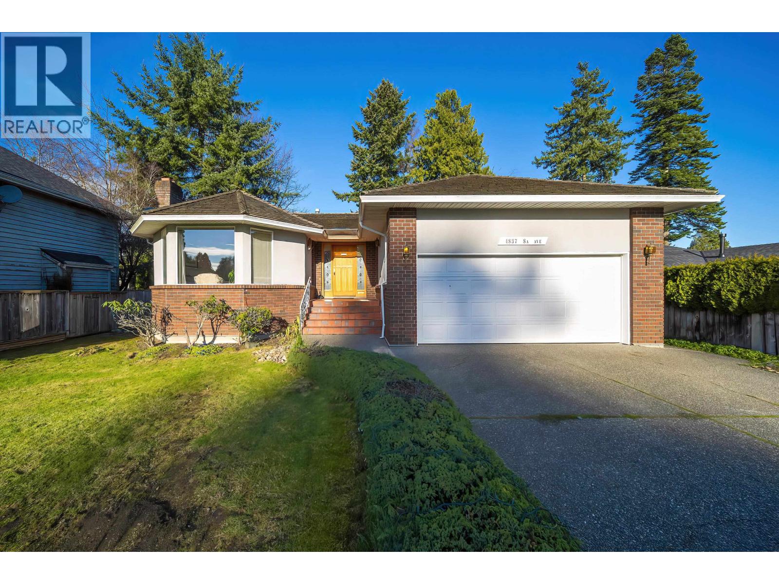 4837 8a Avenue Property Photo 1