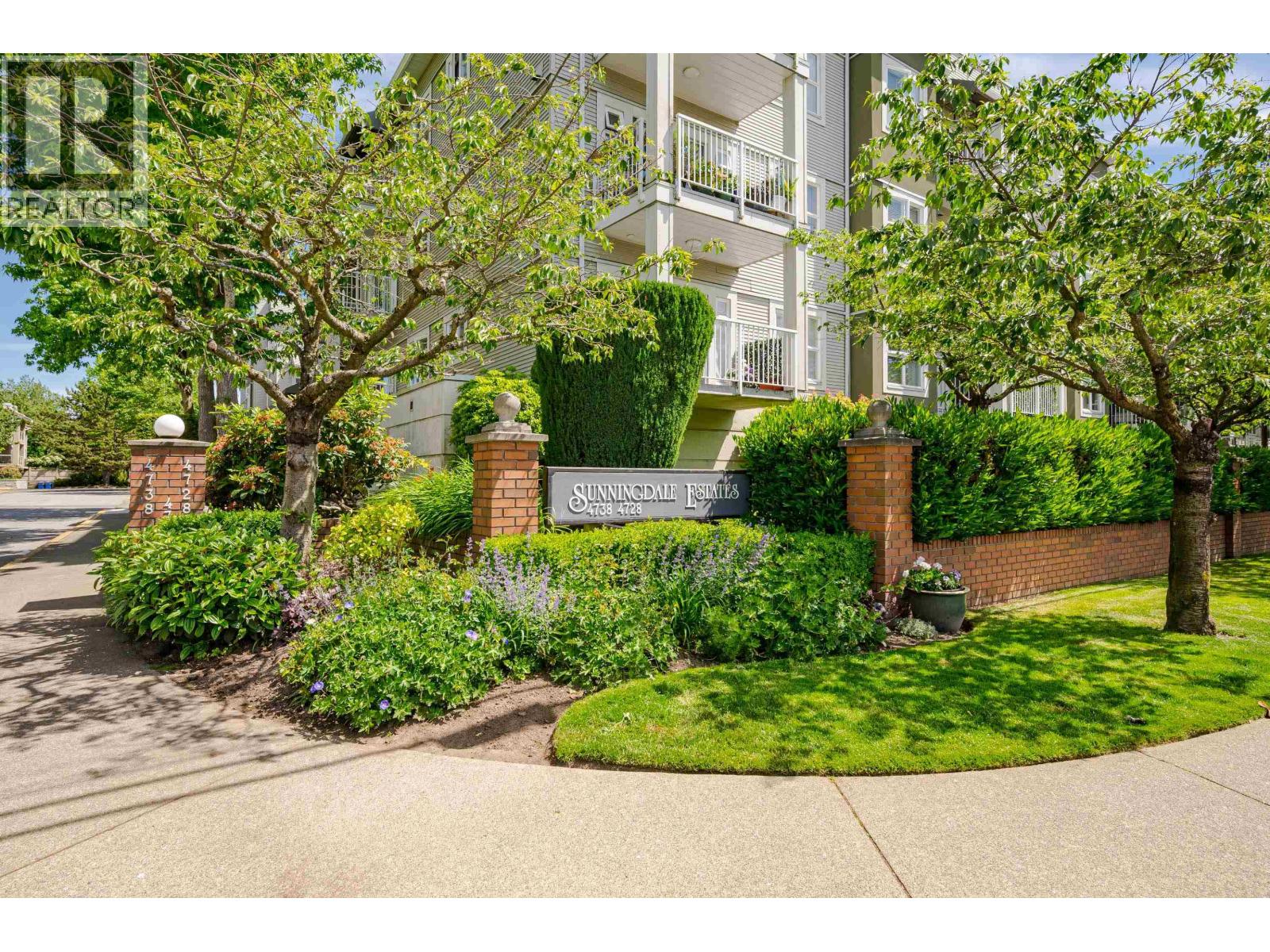 311 4738 53 Street Property Photo 2