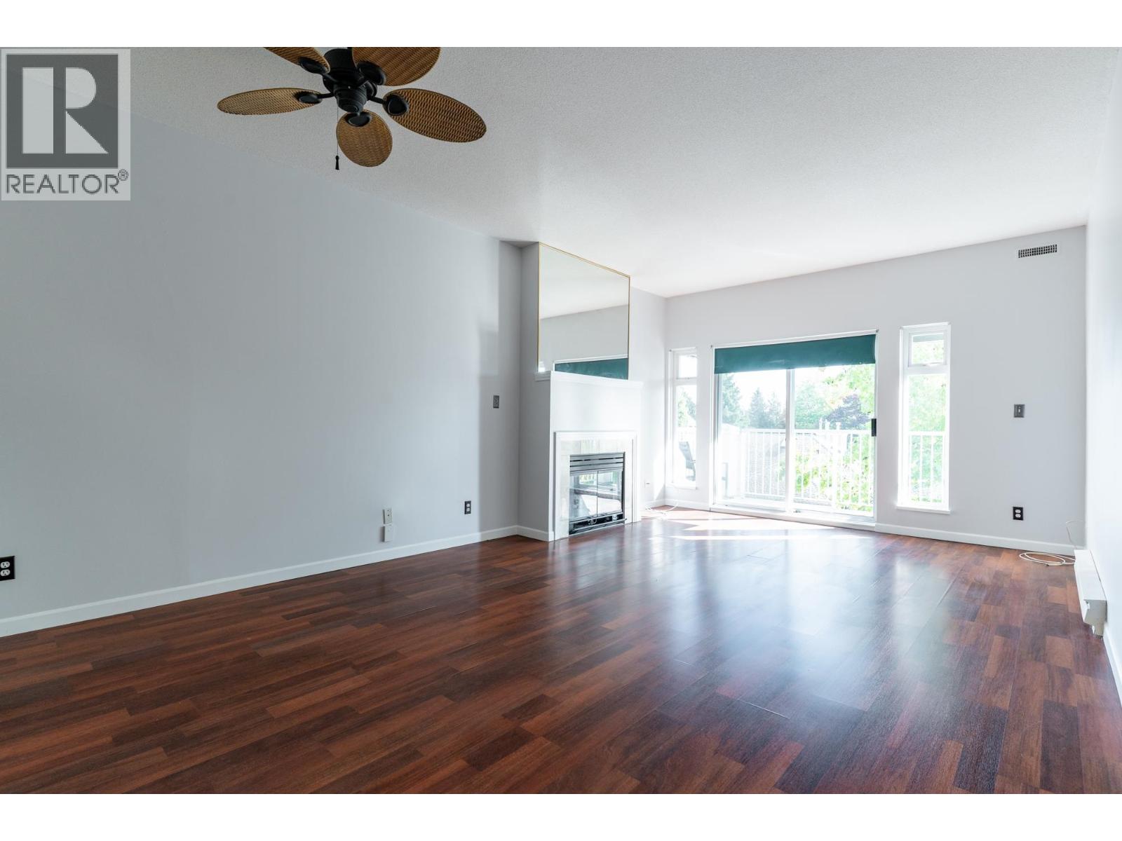 311 4738 53 Street Property Photo 7