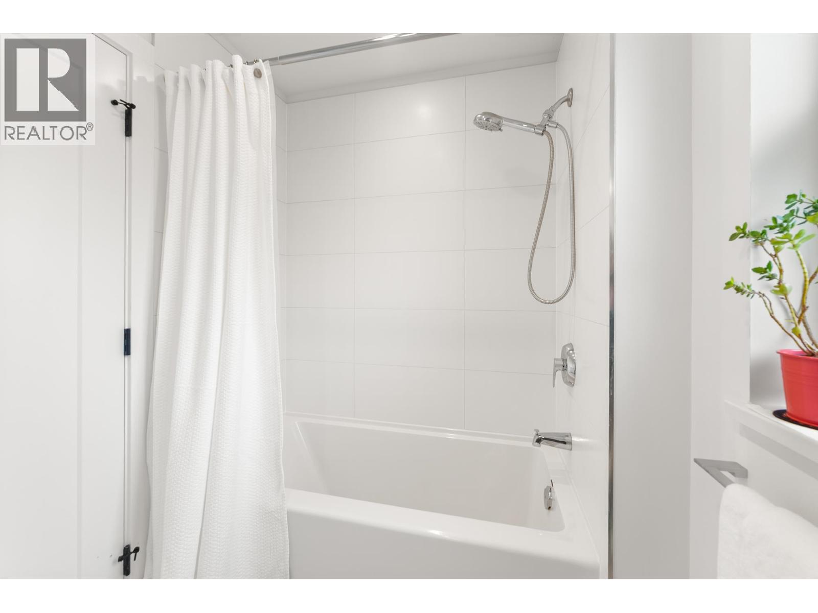 26 4656 Orca Way Property Photo 21