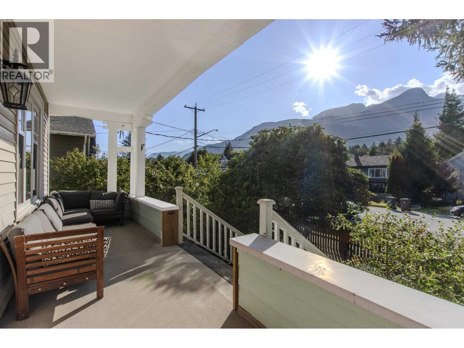 38054 Fifth Avenue Property Photo 2