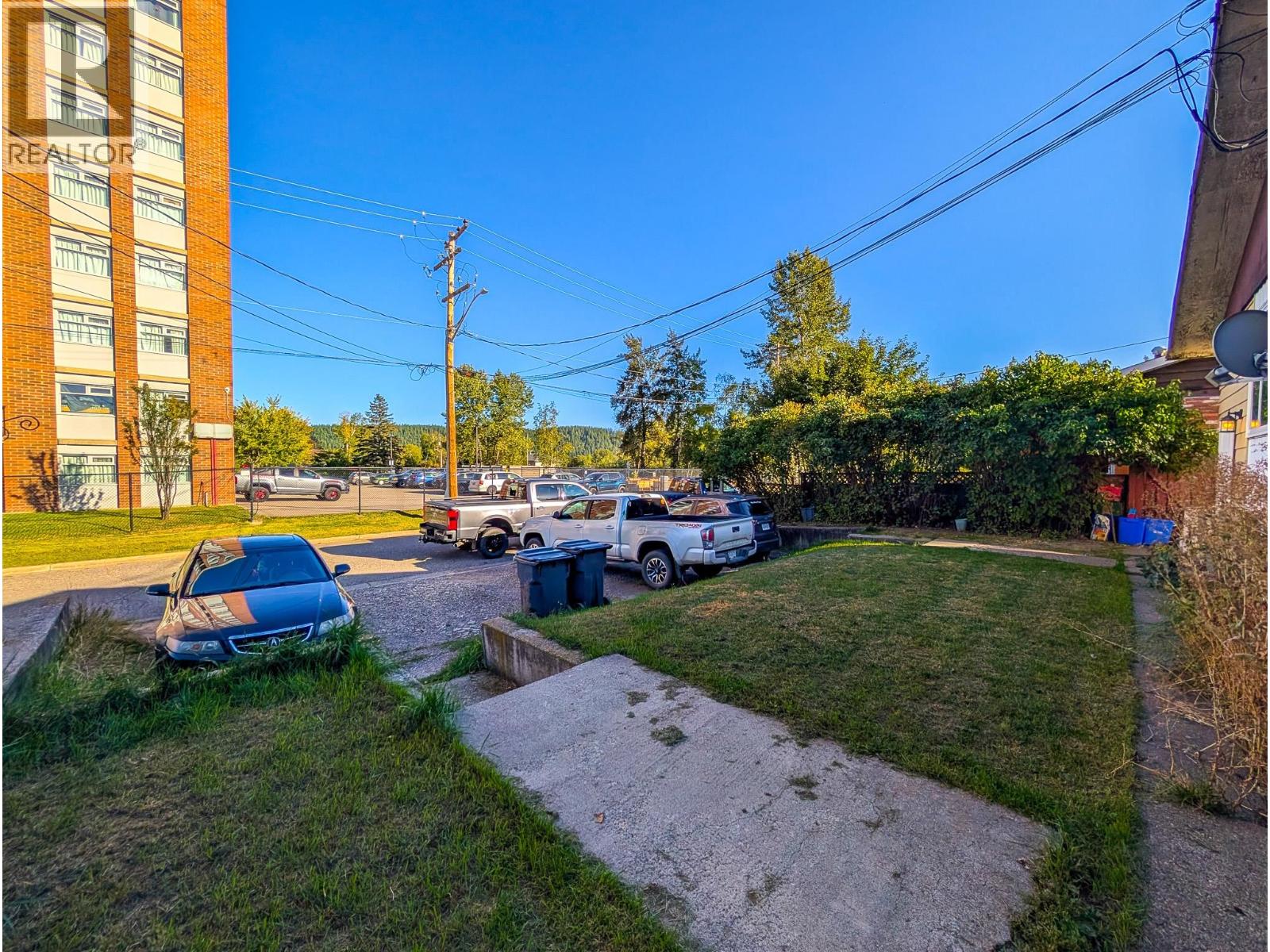 2017-2021 Norwood Street Property Photo 9