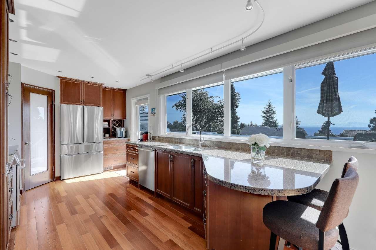 13242 14a Avenue Property Photo 6