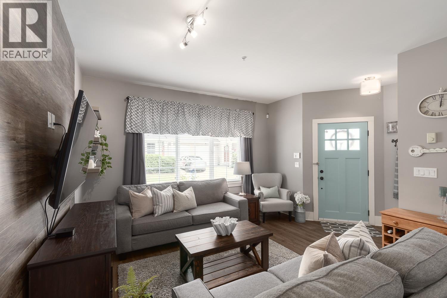 19 12161 237 Street Property Photo 17