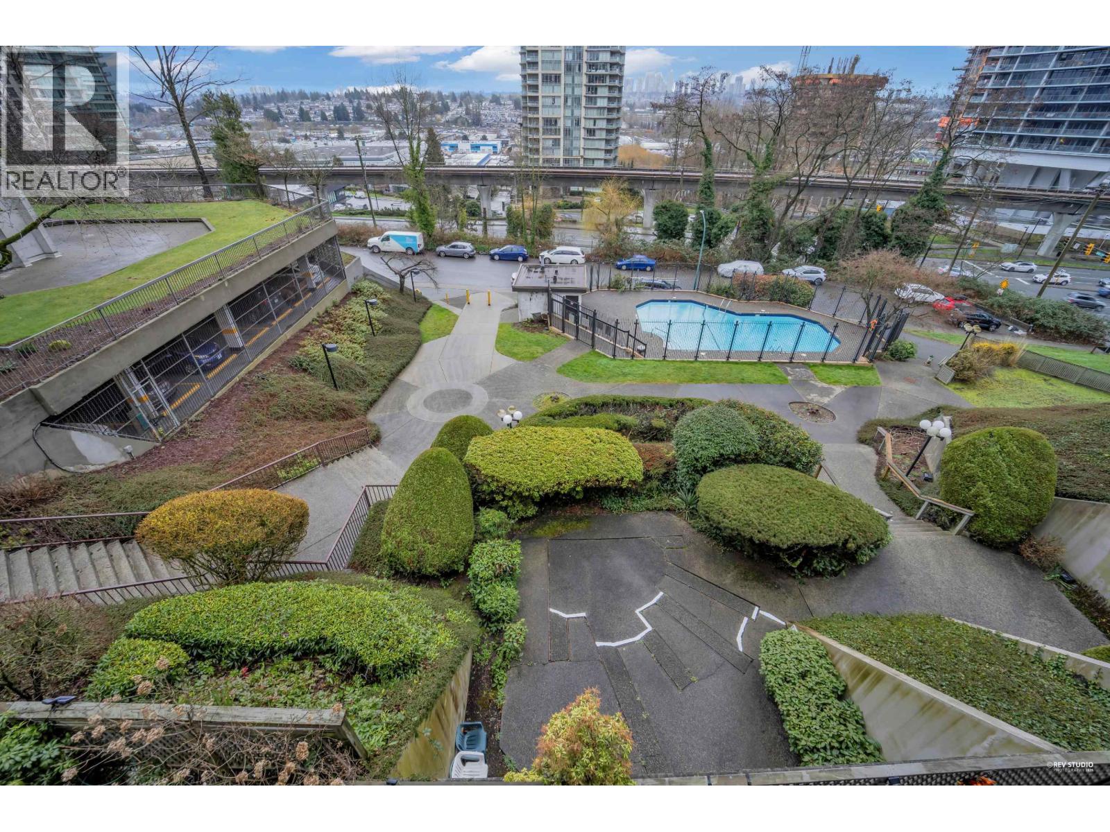 304 4941 Lougheed Highway Property Photo 11
