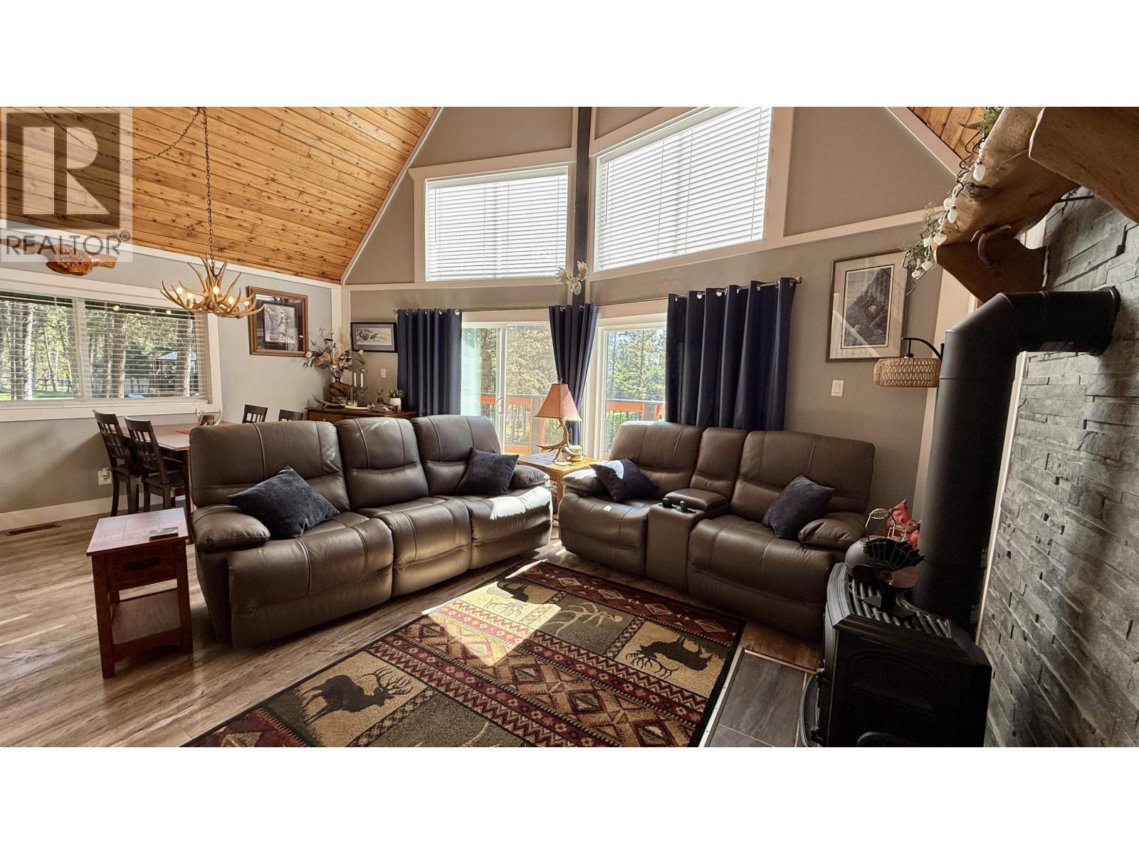 4867 Gloinnzun Drive Property Photo 8