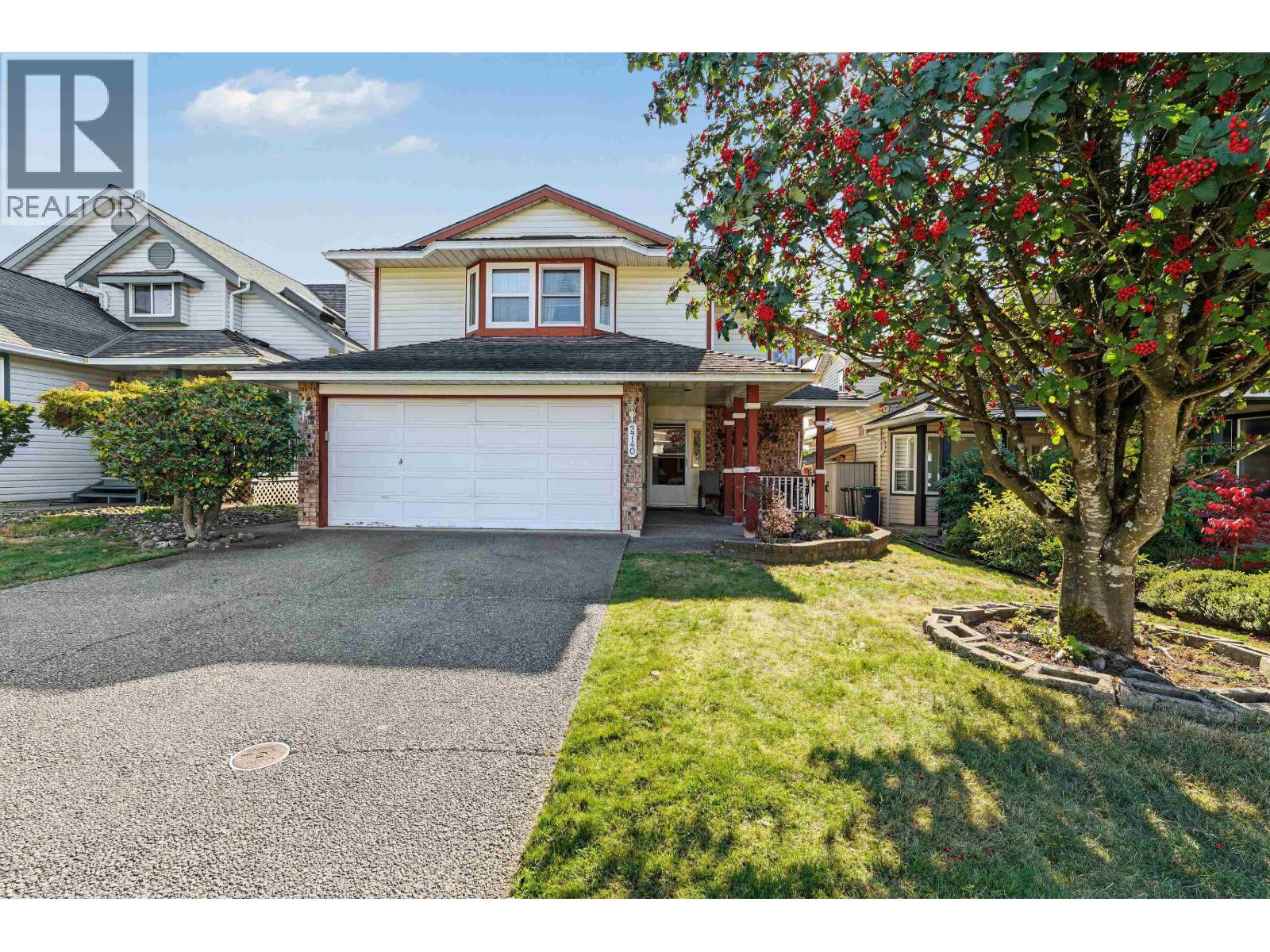 2740 Westlake Drive Property Photo 2