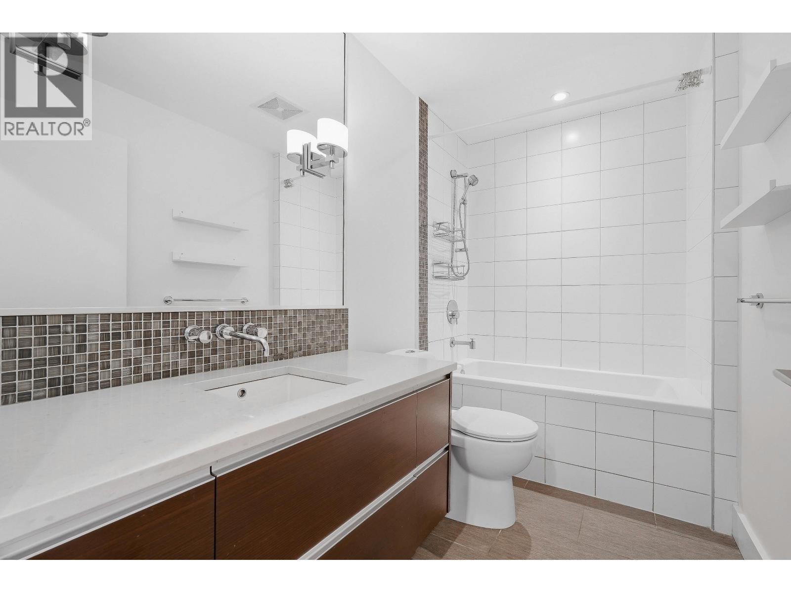 203 2481 Waterloo Street Property Photo 19