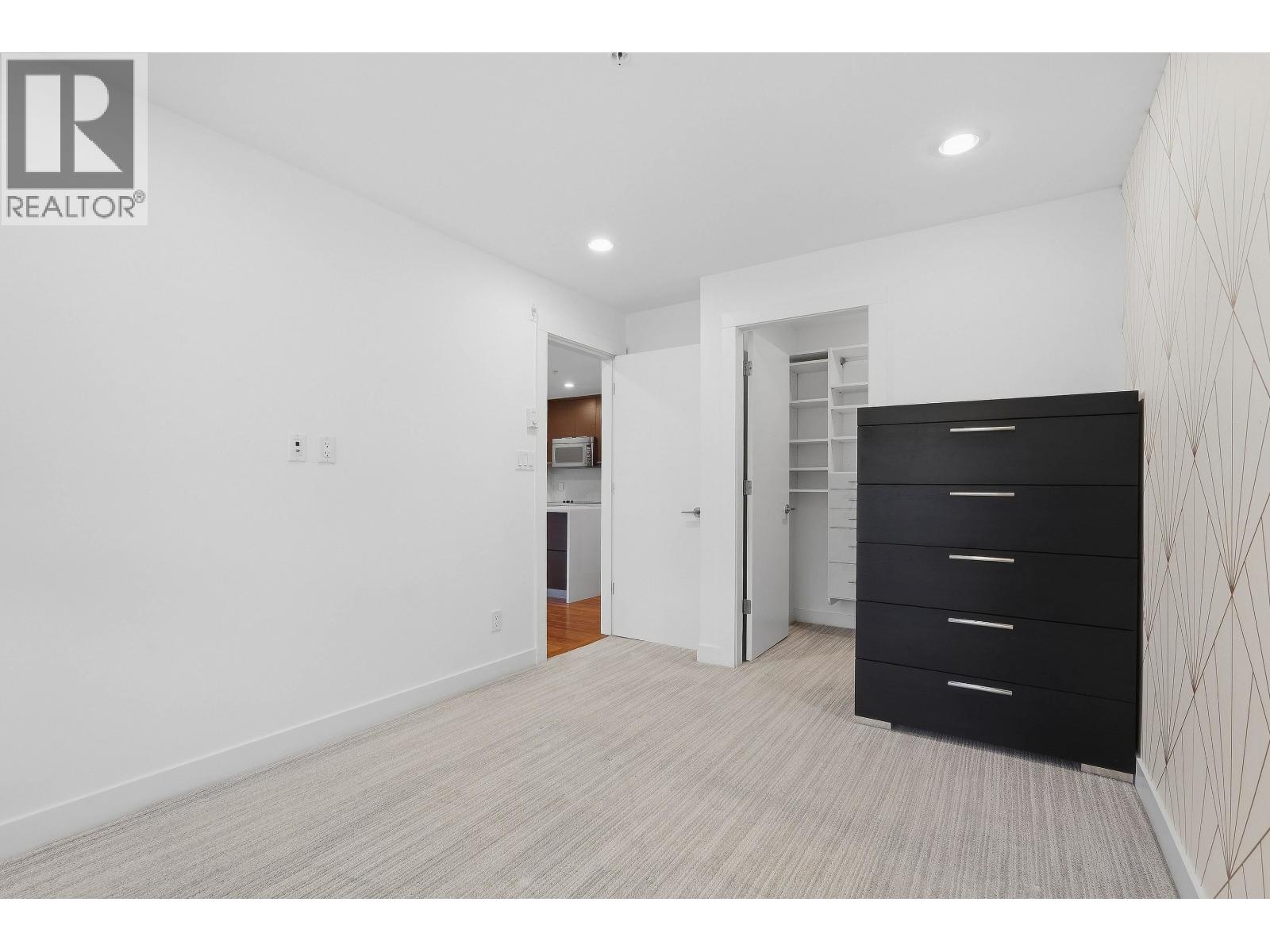 203 2481 Waterloo Street Property Photo 22
