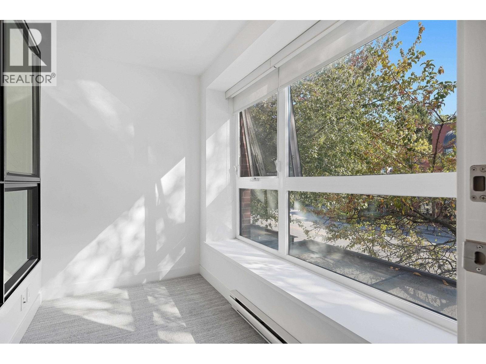 203 2481 Waterloo Street Property Photo 26