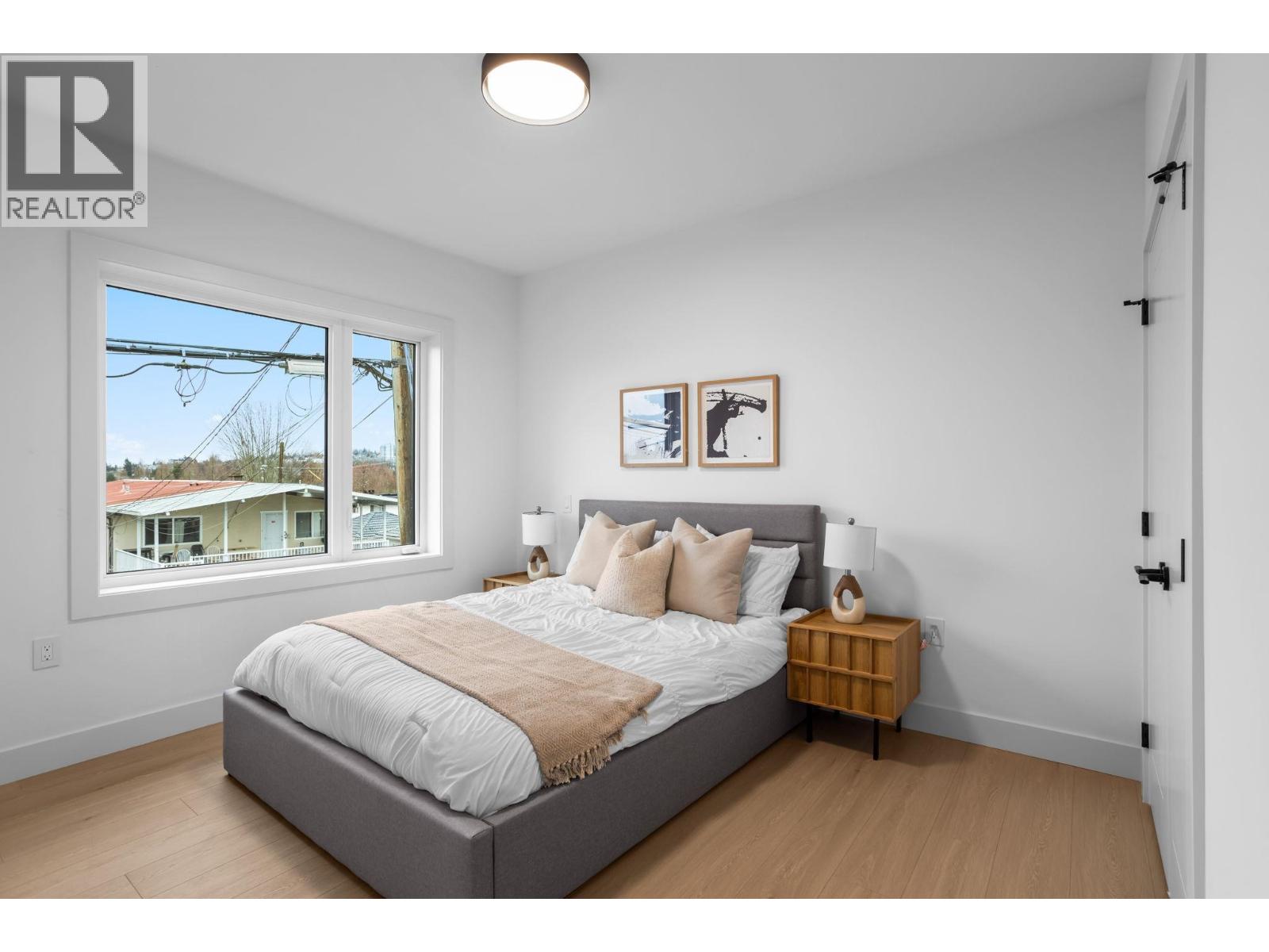 3277 Graveley Street Property Photo 10