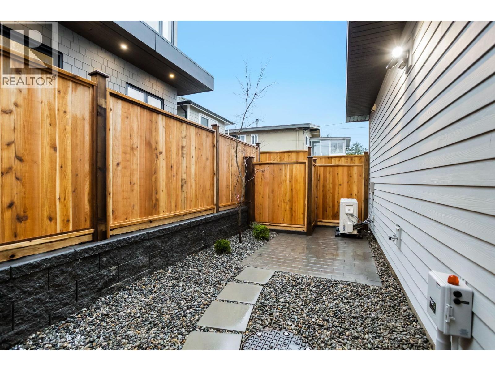 3277 Graveley Street Property Photo 19