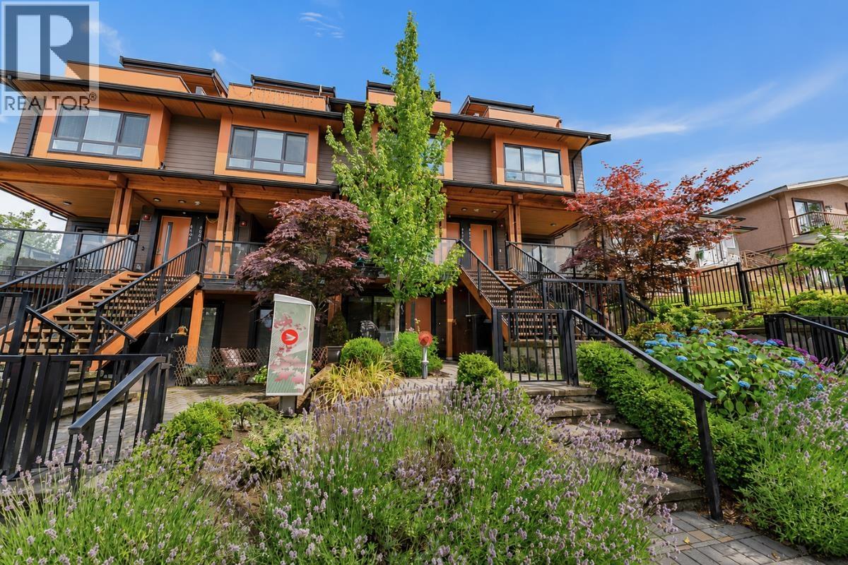 4410 Nanaimo Street Property Photo 1