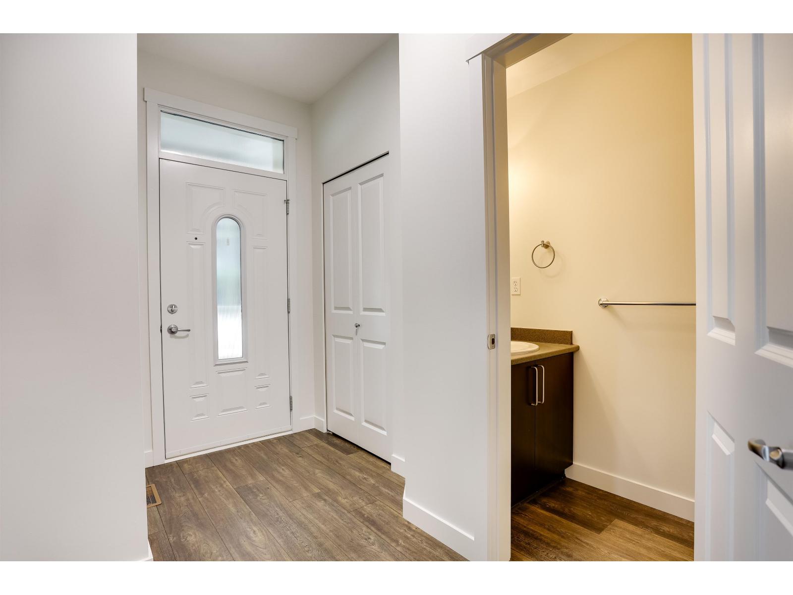 13 6575 192 Street Property Photo 3