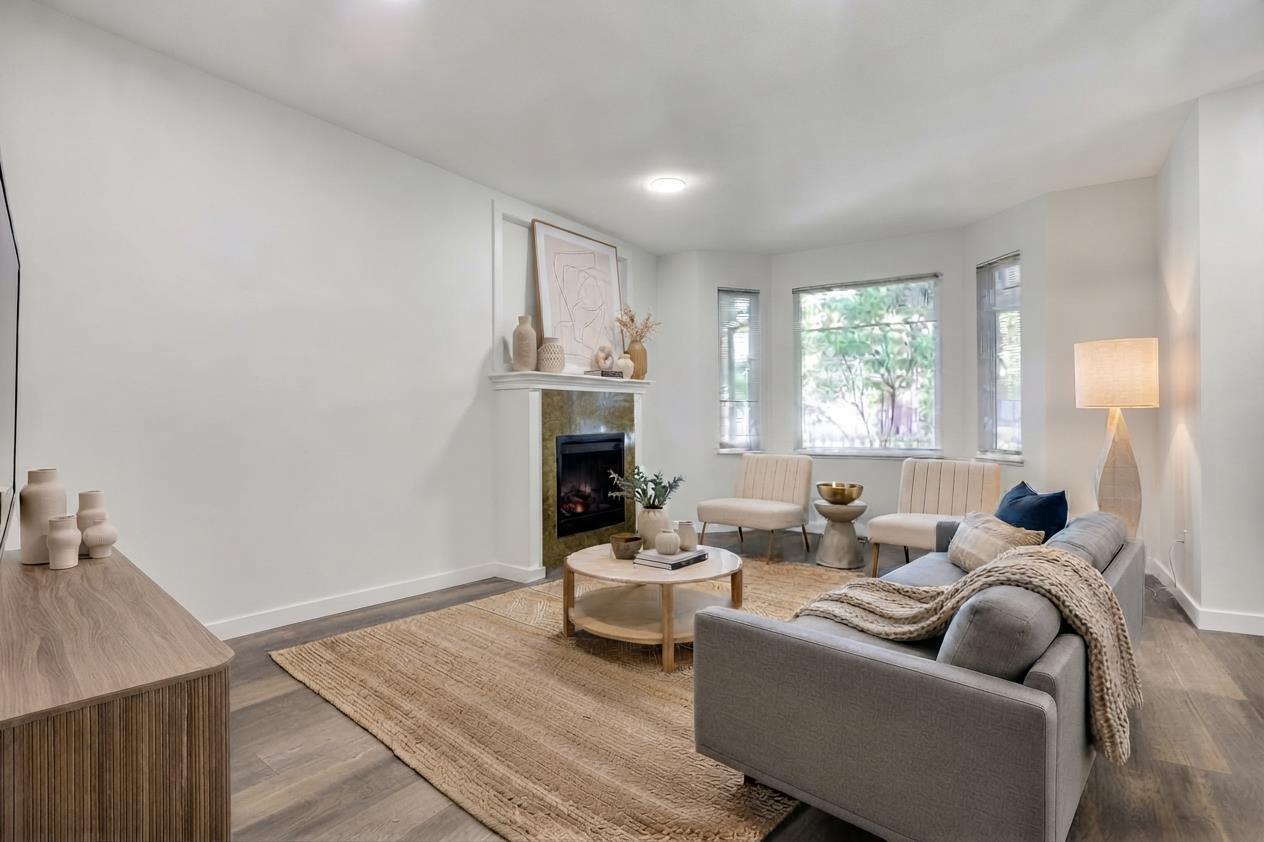 13 6575 192 Street Property Photo 3