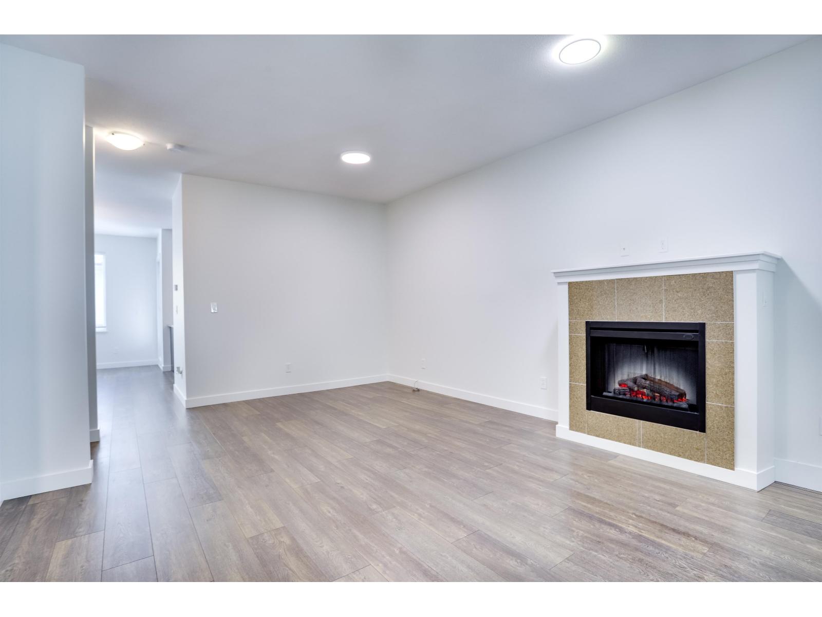 13 6575 192 Street Property Photo 5