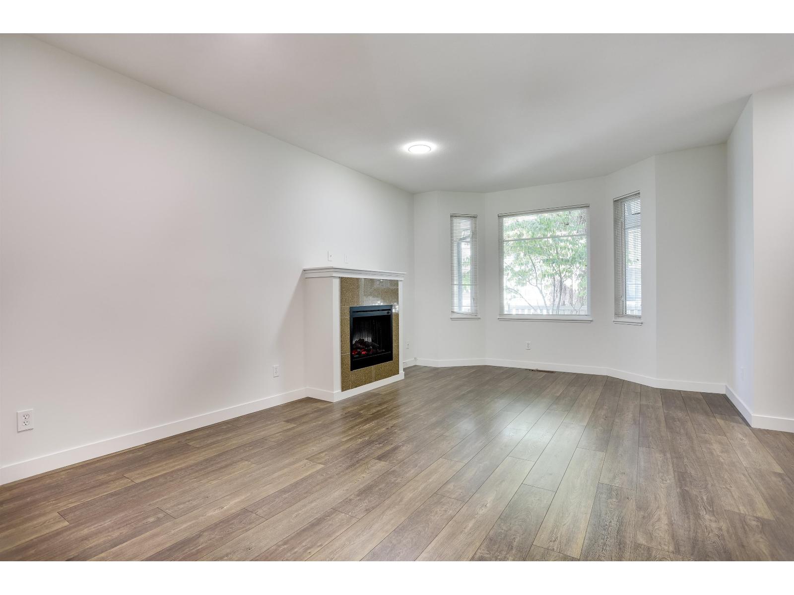 13 6575 192 Street Property Photo 6