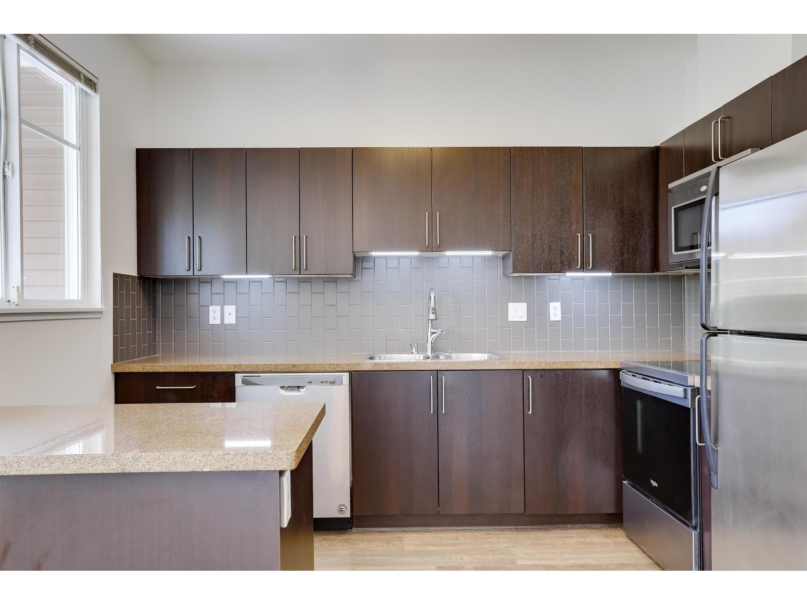 13 6575 192 Street Property Photo 11