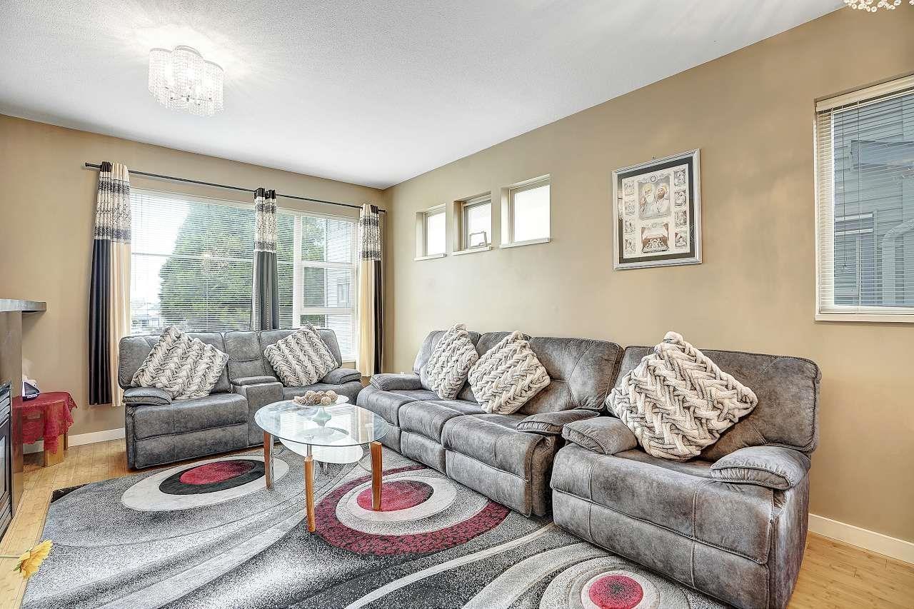 7 6033 168 Street Property Photo 3