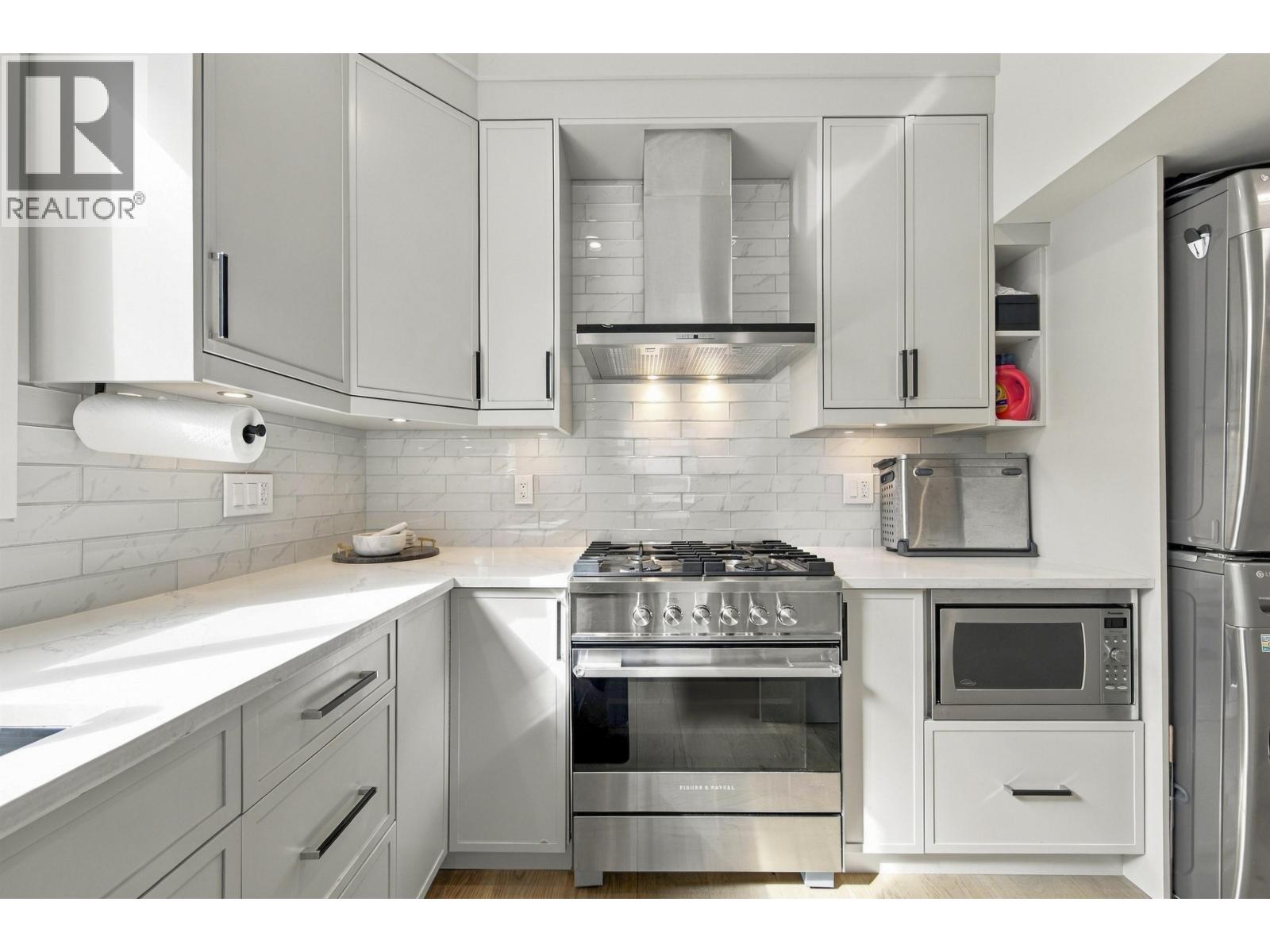 2178 Renfrew Street Property Photo 12