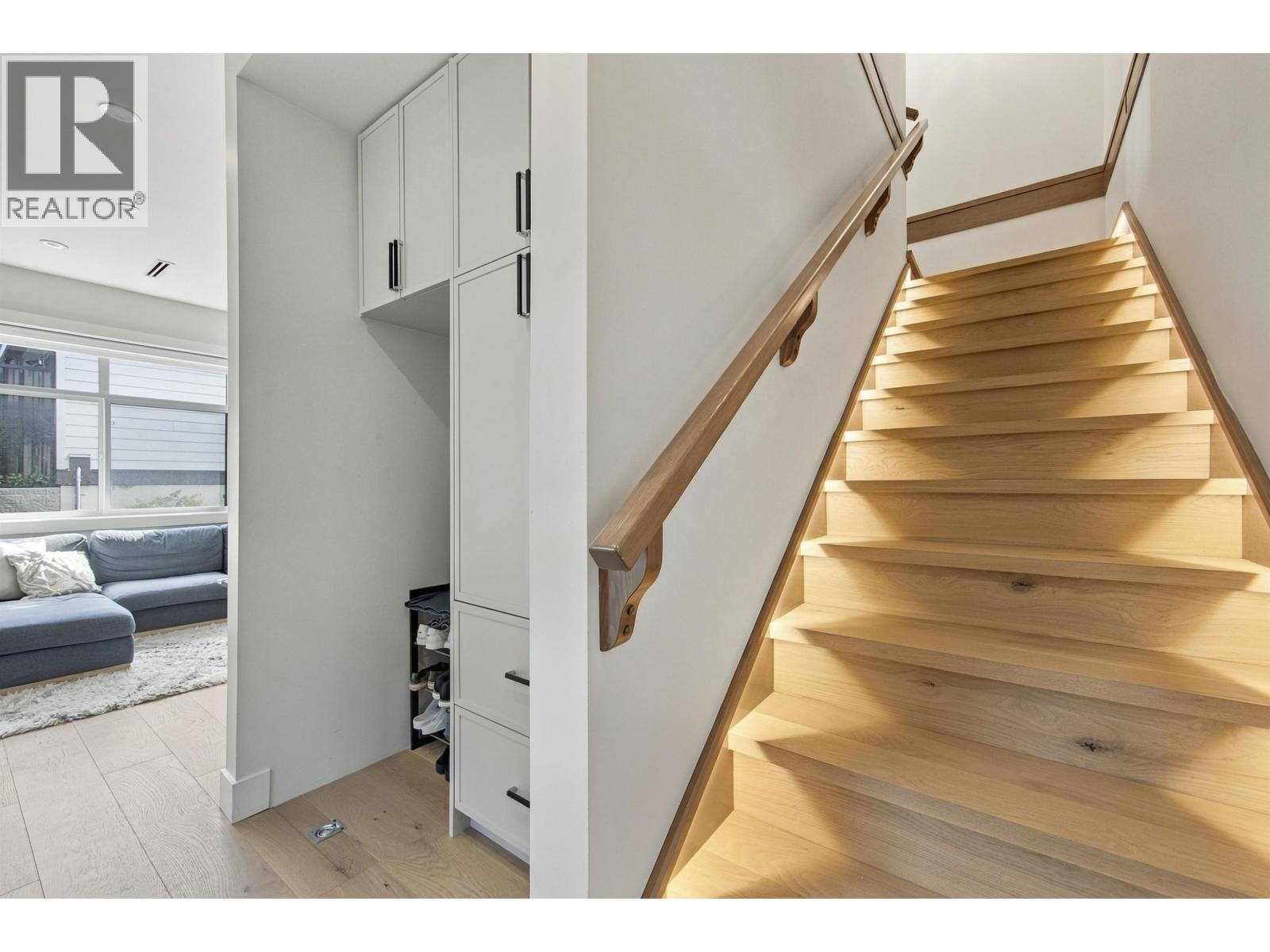 2178 Renfrew Street Property Photo 16