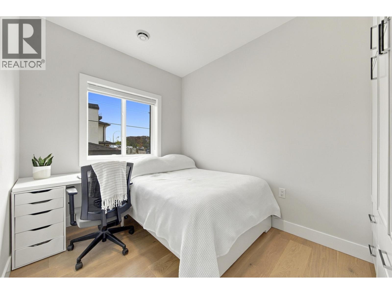 2178 Renfrew Street Property Photo 20