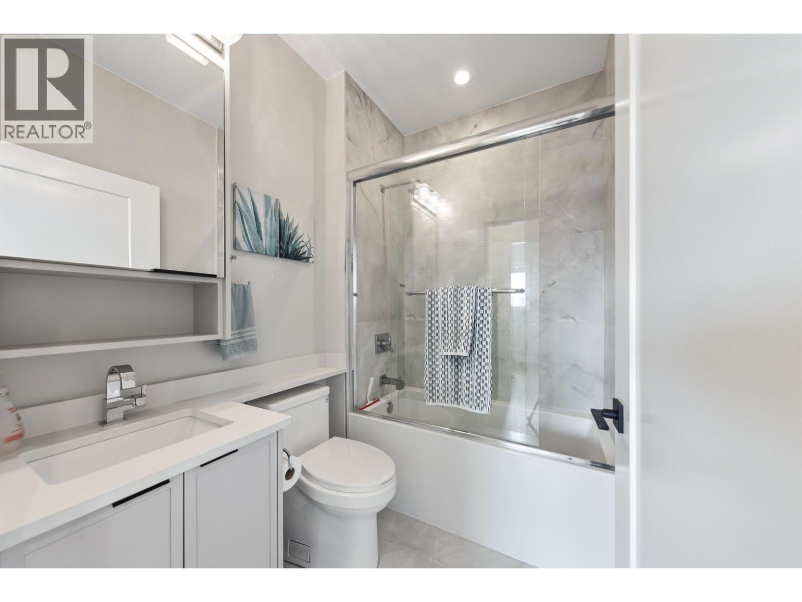 2178 Renfrew Street Property Photo 22