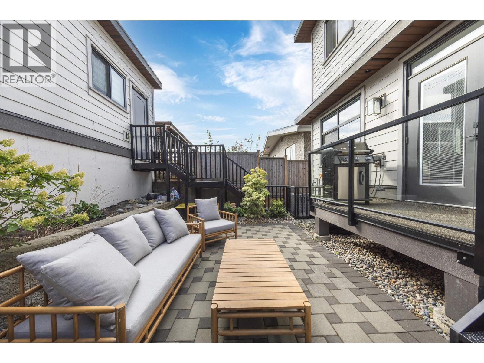 2178 Renfrew Street Property Photo 25