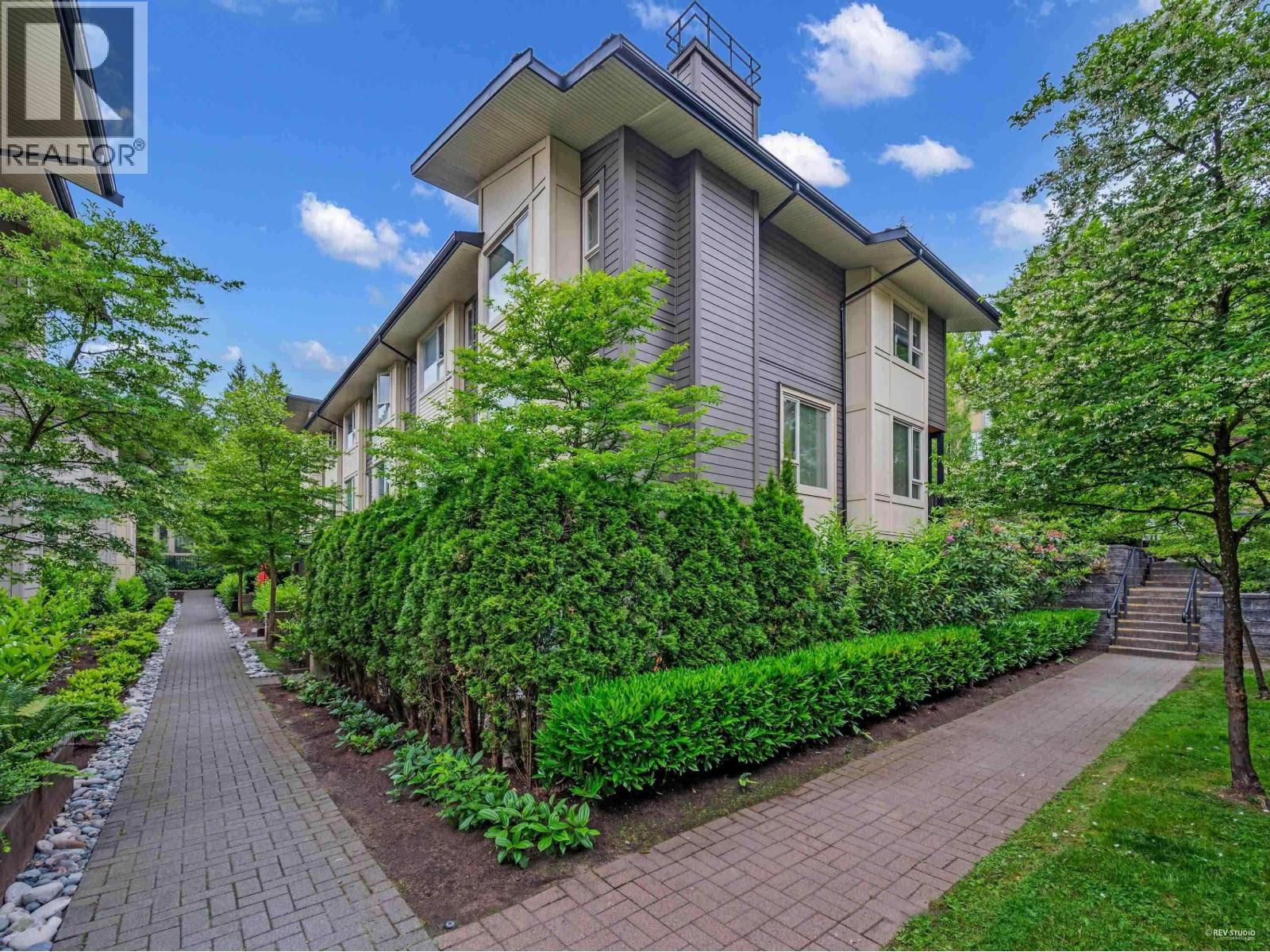 51 9229 University Crescent Property Photo 2