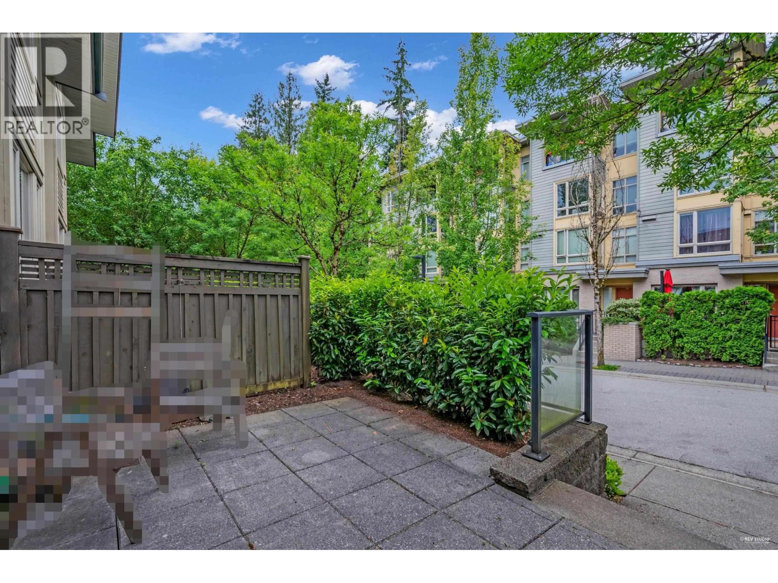 51 9229 University Crescent Property Photo 3