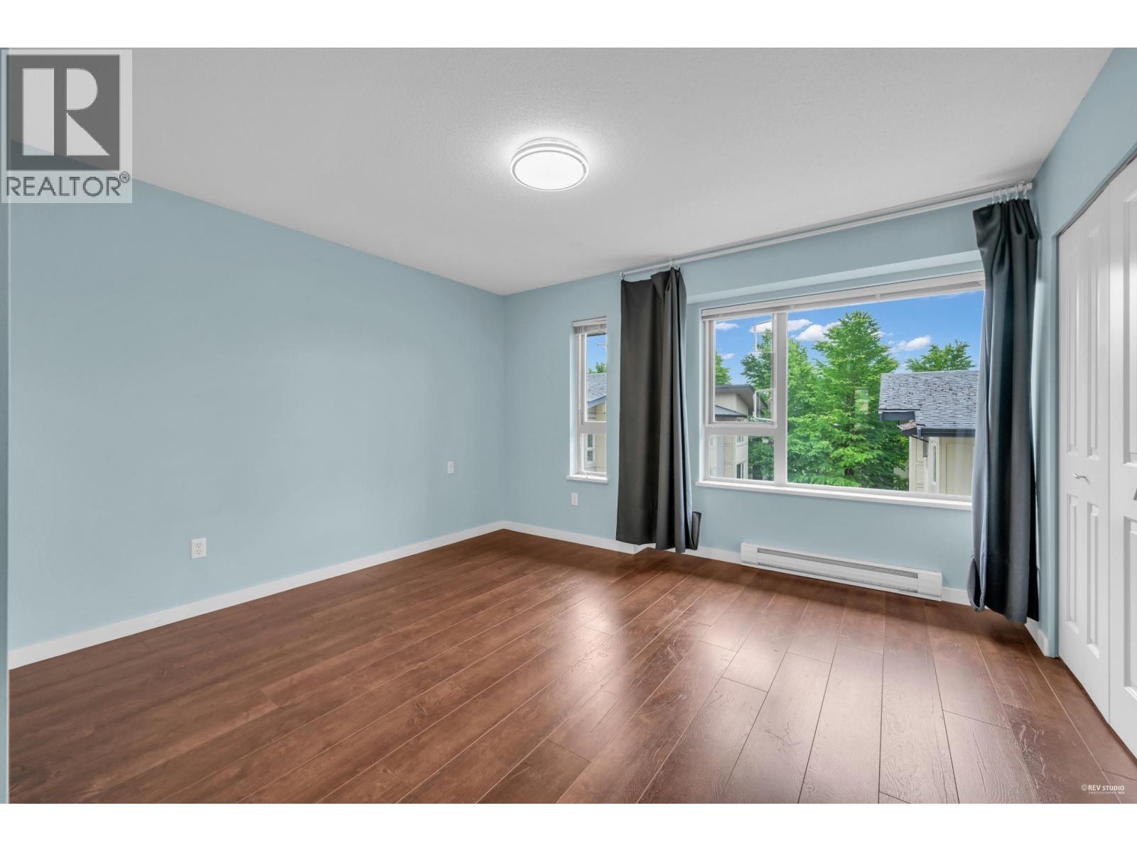 51 9229 University Crescent Property Photo 15
