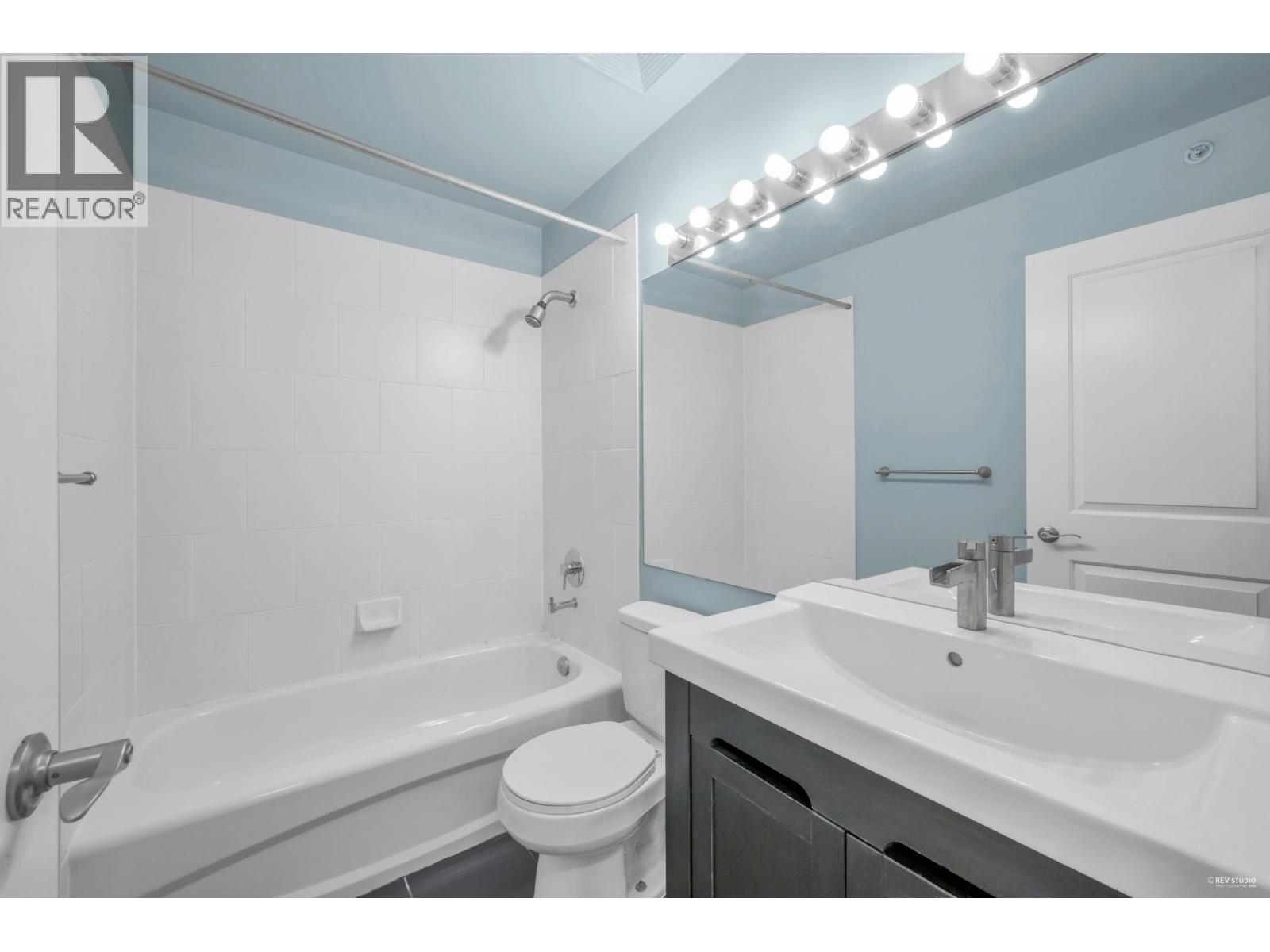 51 9229 University Crescent Property Photo 16