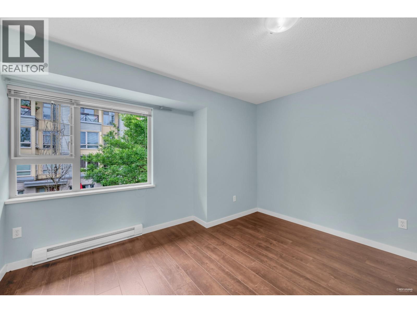 51 9229 University Crescent Property Photo 17