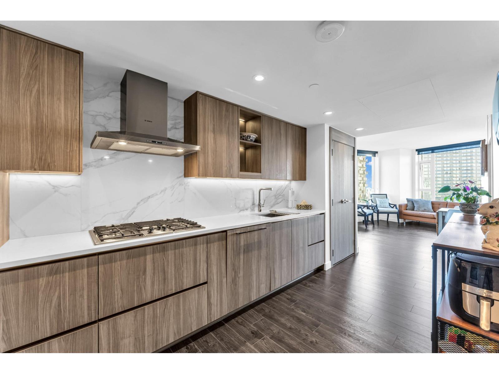 2710 9887 Whalley Boulevard Property Photo 6