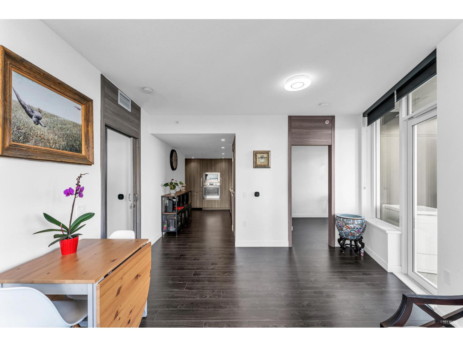 2710 9887 Whalley Boulevard Property Photo 14